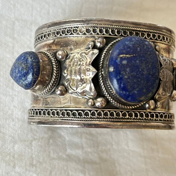 Vintage Sterling Silver & Lapis Lazuli Cuff Bracelet – 1970s Tribal Revival, 96g - Picture 3 of 8